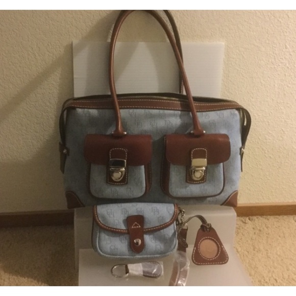 Dooney&Bourke purse and accessories - Picture 2 of 7